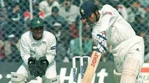 TOP 5 Sachin Tendulkar Legendary Moments You NEED to See - Sachin playing a short in the Chennai test
